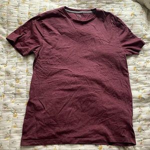 Basic Old Navy Soft-Washed T Shirt in Heather Maroon Burgundy Size Small